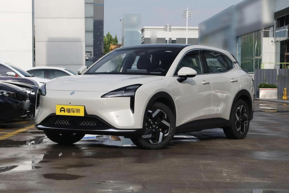 寶駿云海、銀河E5、極狐阿爾法S5、元PLUS四車對比,買誰不吃虧?