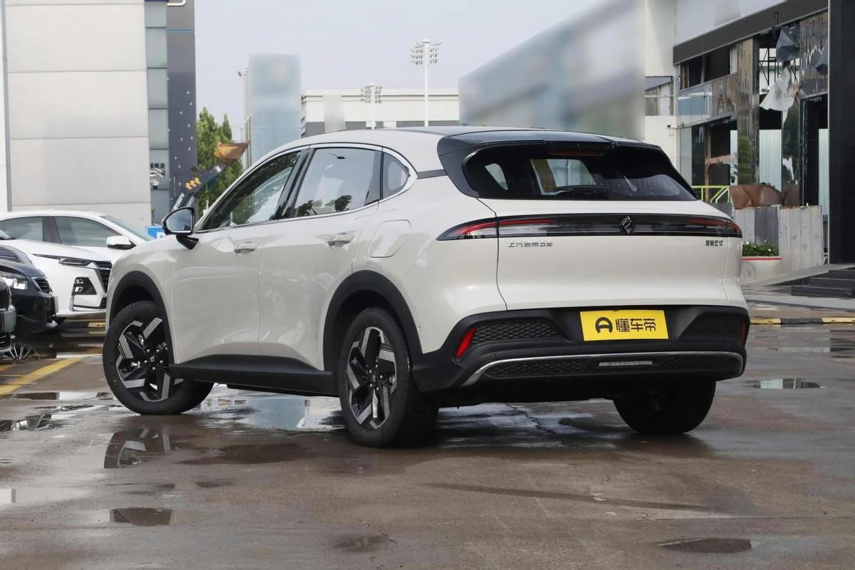 寶駿云海、銀河E5、極狐阿爾法S5、元PLUS四車對比,買誰不吃虧?