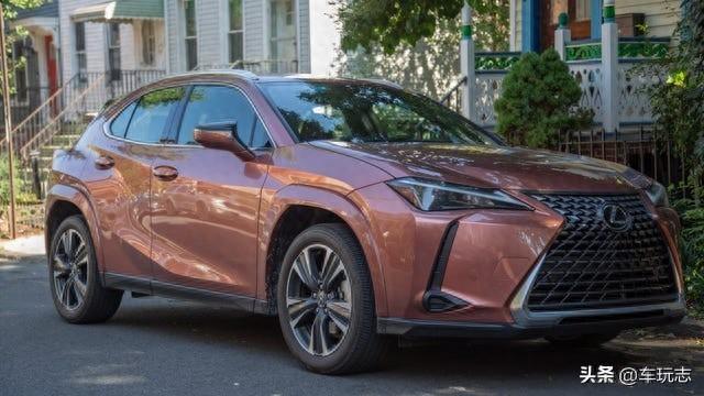 2025 款雷克薩斯 UX 300h AWD:不想要普銳斯之選