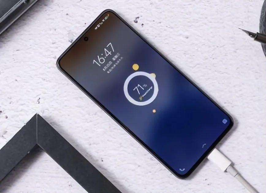 VIVO“橘子系統”有多香!這3款直屏機口碑不錯,最低僅899元