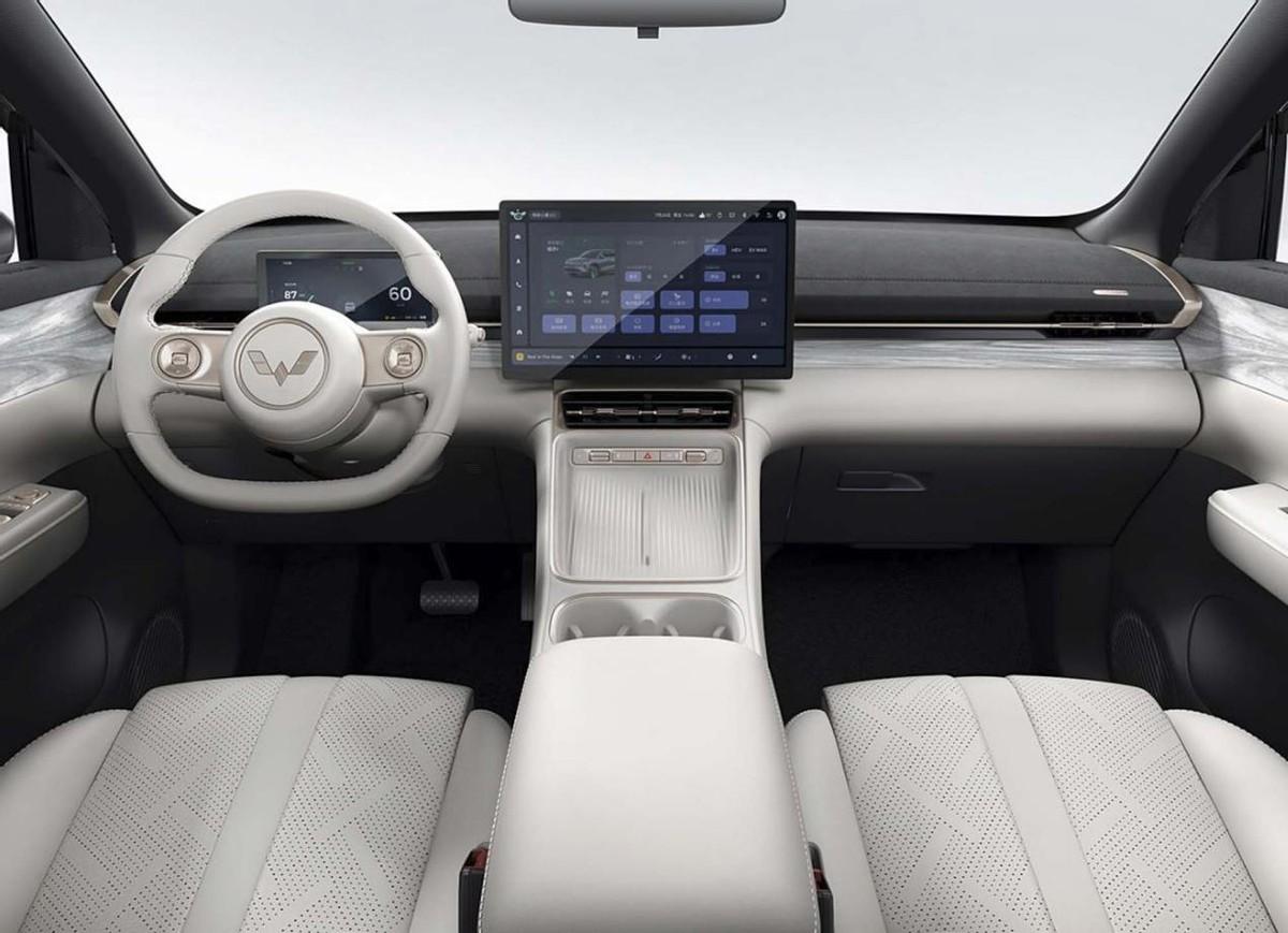 五菱星光S購車手冊!預算10萬選純電還是混動?