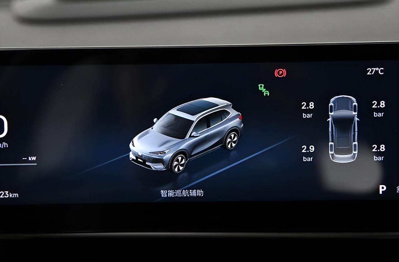 試駕吉利銀河E5:15萬內最強精裝修,底盤擰巴是BUG