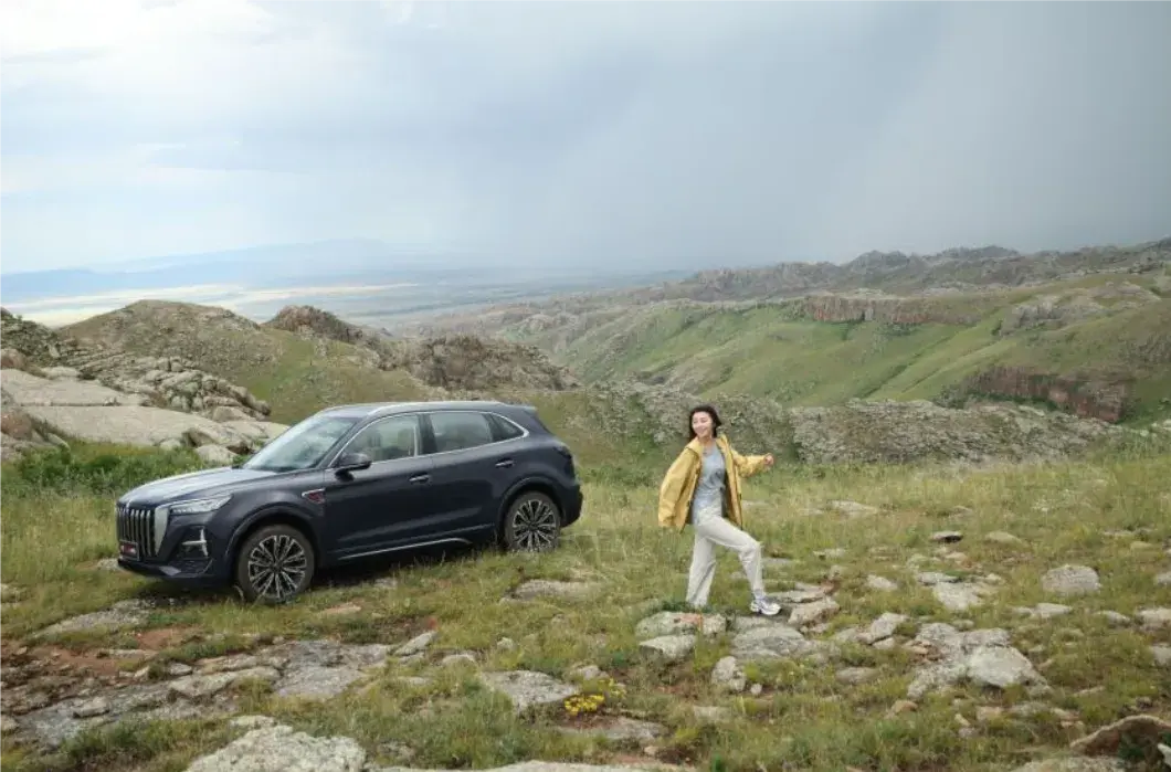 紅旗 HS7 PHEV:暢享便捷舒適的家庭旅行之選