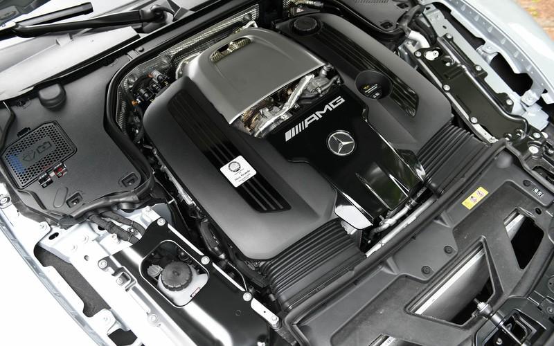 「奔馳-AMG GT 63 Coupe」與「CLE Cabriolet」試駕:跑車的共同點