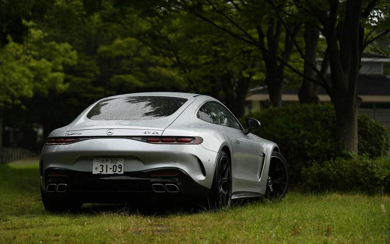 「奔馳-AMG GT 63 Coupe」與「CLE Cabriolet」試駕:跑車的共同點
