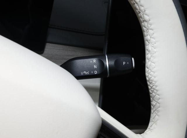 東風的“黑馬”,車長4935mm,風阻0.191,6.67s破百、續航555km