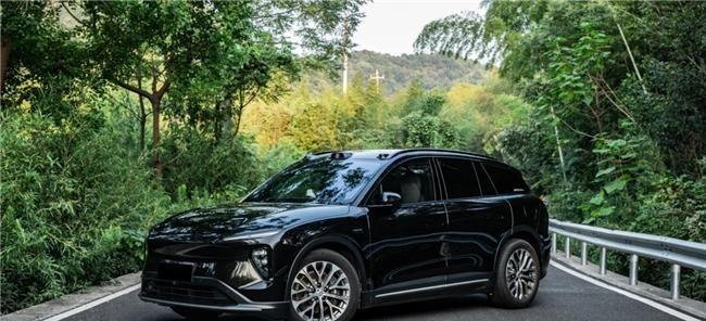 想要補能快又安全的大五座SUV,不妨來看看極氪7X、蔚來ES6