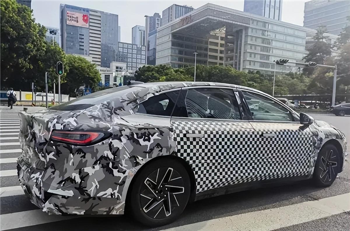 2024年下半年發(fā)布!寶駿全新轎車諜照曝光