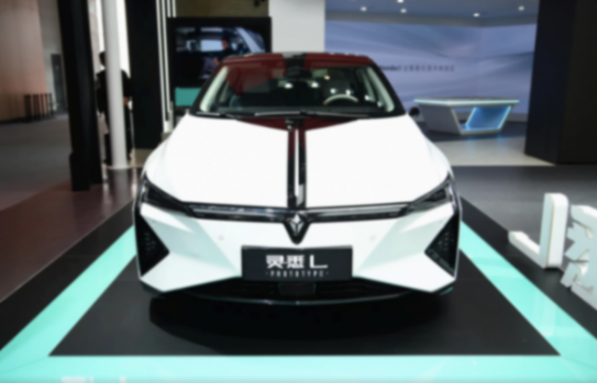 總算沒白等,本田靈悉L將上市,續(xù)航520Km,五聯(lián)屏+電子后視鏡