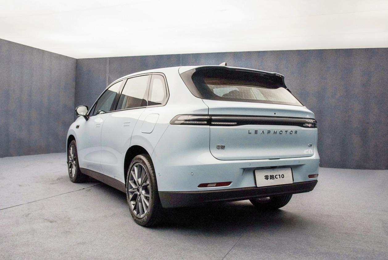 零跑C10購車手冊:提供增程和純電動力,哪款更值得買?