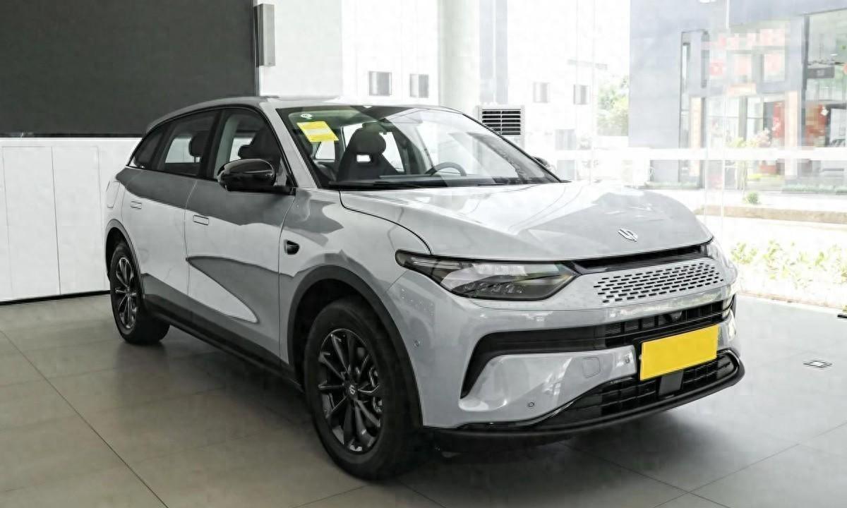 巔峰對決!零跑全新C11對比深藍(lán)S07車型,誰才是品質(zhì)之王?