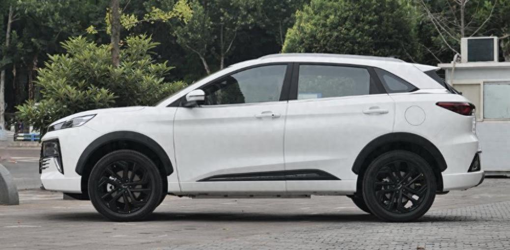 江汽集團-江淮 QX PHEV:智能混動的綠色出行新選擇