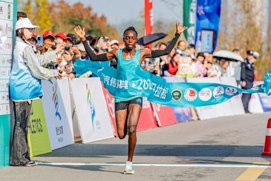 宜路有你,奔向朝陽!廣汽傳祺 ·2024 宜昌馬拉松超燃開跑