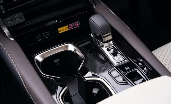 2024 年雷克薩斯 RX 450h+ F Sport Design評測