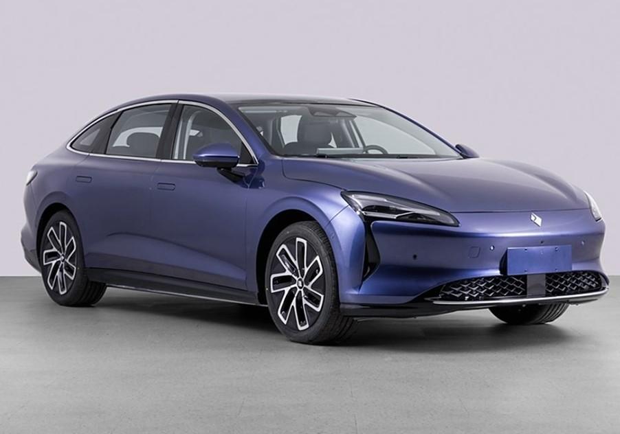 純電插混雙動力,定位中大型轎車,寶駿云光改名寶駿享境
