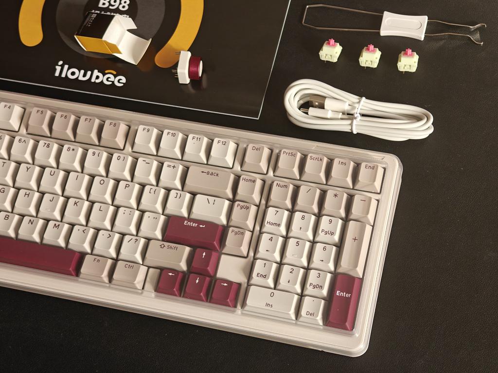 復古高顏值、麻將音好手感!iLovbee B98 三模膠坨坨機械鍵盤體驗