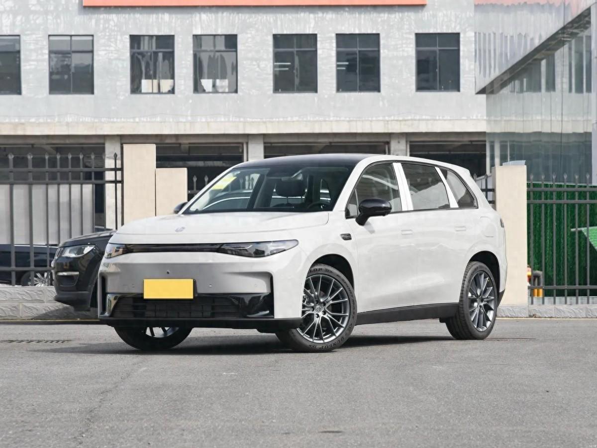 新能源大5座SUV,顏值與性能融合,頂配不到17萬,解讀零跑C10
