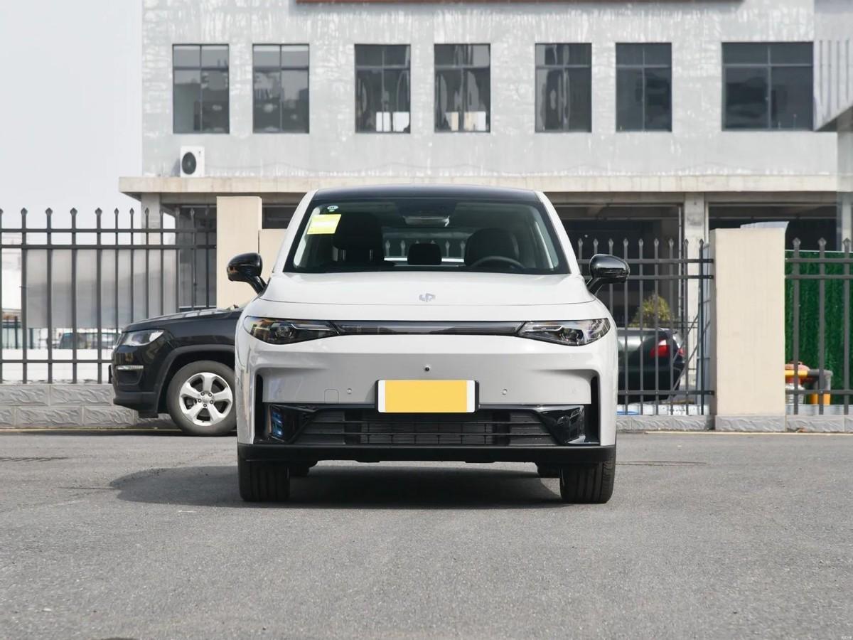 新能源大5座SUV,顏值與性能融合,頂配不到17萬,解讀零跑C10