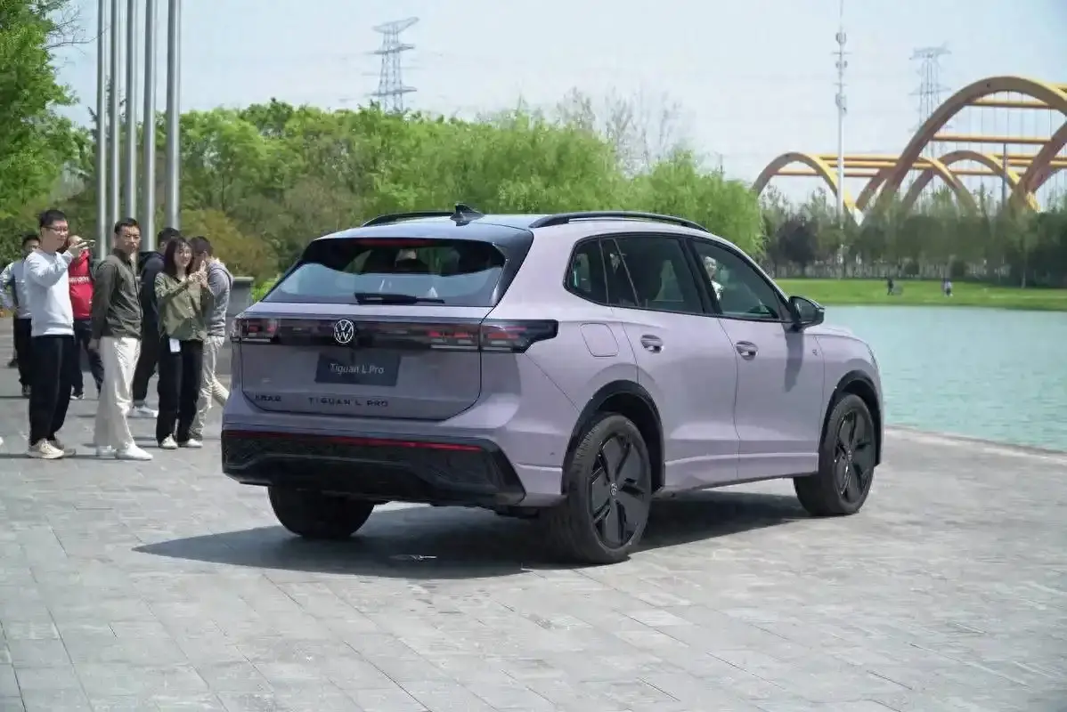 中國市場最穩重的十款外資車型1. 大眾途觀L2. 豐田凱美瑞3. 本田CRV