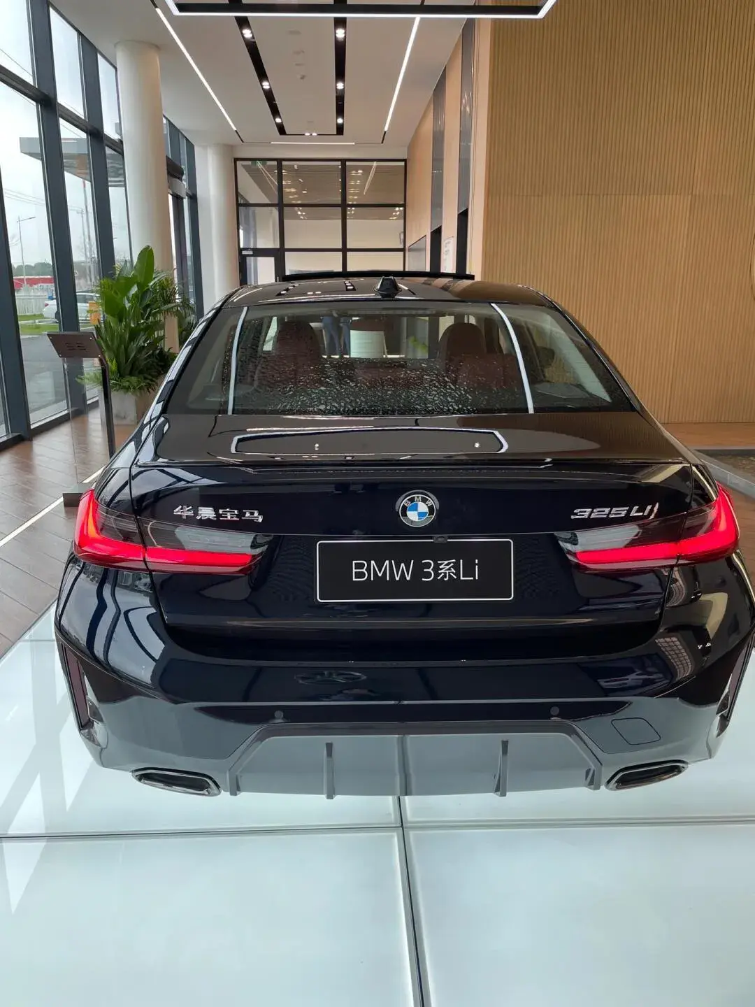 中國市場最穩重的十款外資車型1. 大眾途觀L2. 豐田凱美瑞3. 本田CRV