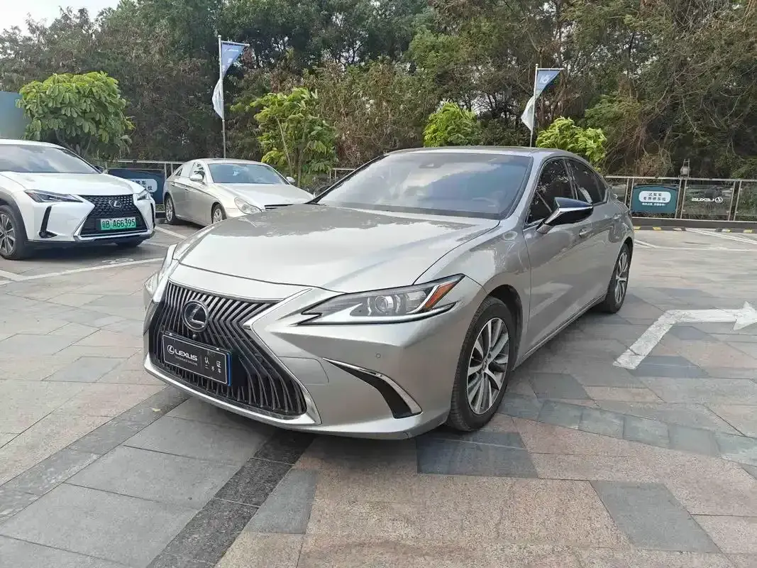 中國市場最穩重的十款外資車型1. 大眾途觀L2. 豐田凱美瑞3. 本田CRV