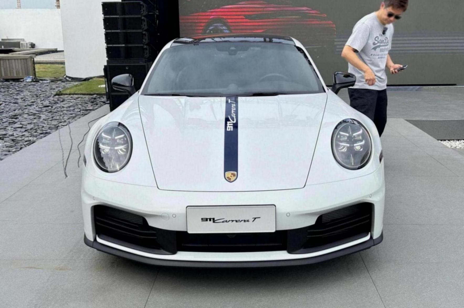 性能怪獸震撼降臨:保時捷911 Turbo S新車車展咆哮登場