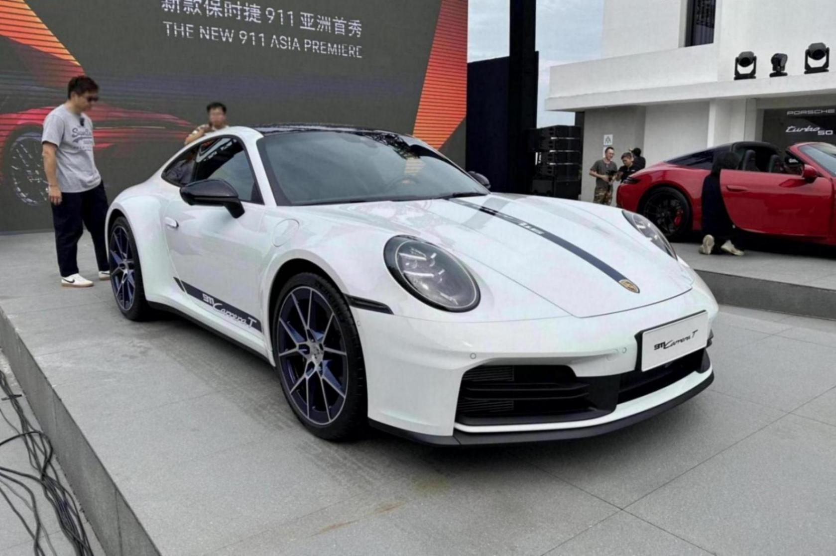 性能怪獸震撼降臨:保時捷911 Turbo S新車車展咆哮登場