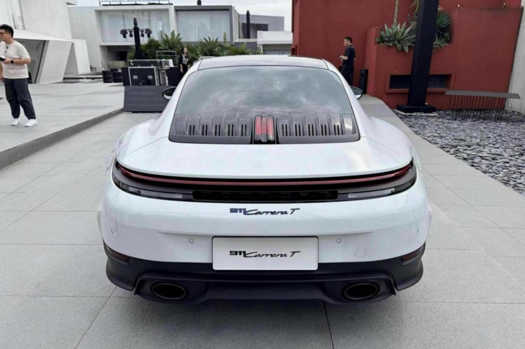 性能怪獸震撼降臨:保時捷911 Turbo S新車車展咆哮登場