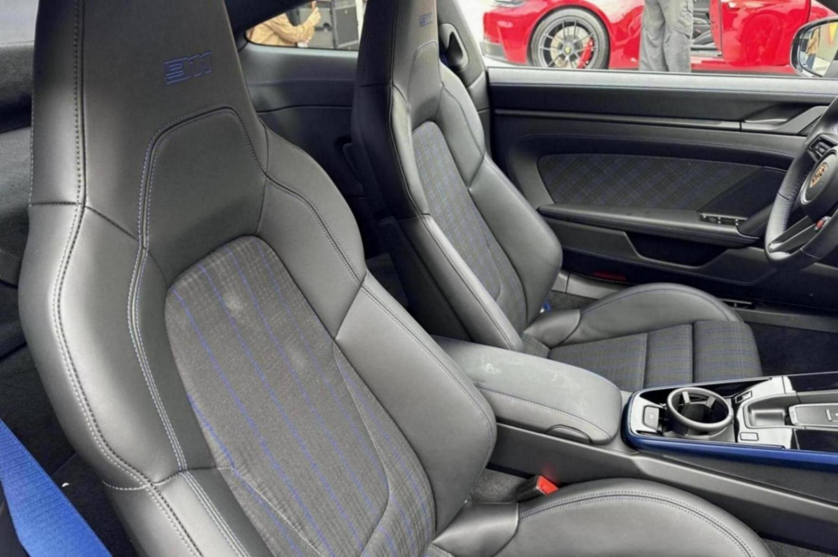 性能怪獸震撼降臨:保時捷911 Turbo S新車車展咆哮登場