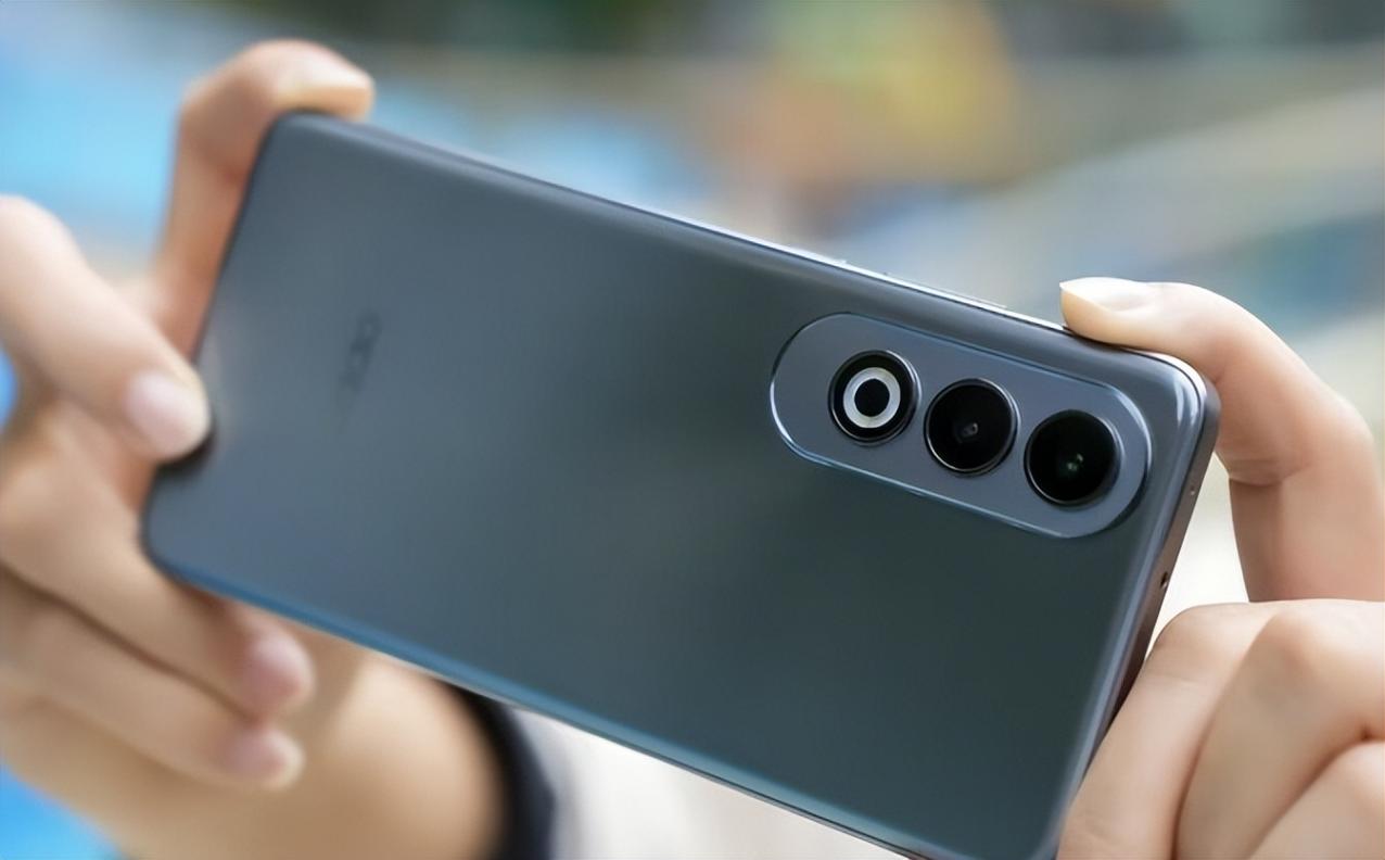 OPPO“不講武德”,抗摔直屏+5500mAh+100W,512GB跌至1581元