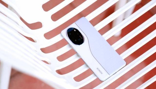 榮耀宣布清倉,16GB 256GB跌價1500元,新機還是買太早了