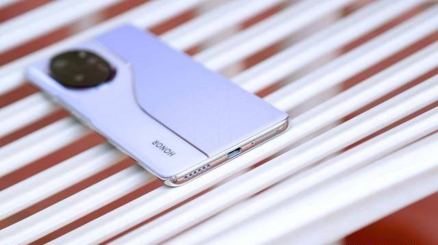 榮耀宣布清倉,16GB 256GB跌價1500元,新機還是買太早了