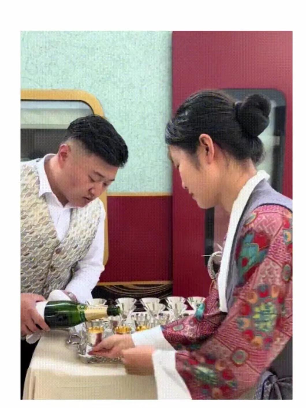 我國(guó)最豪華的火車,你沒(méi)坐過(guò) 見(jiàn)都沒(méi)見(jiàn)過(guò),票價(jià)有多貴