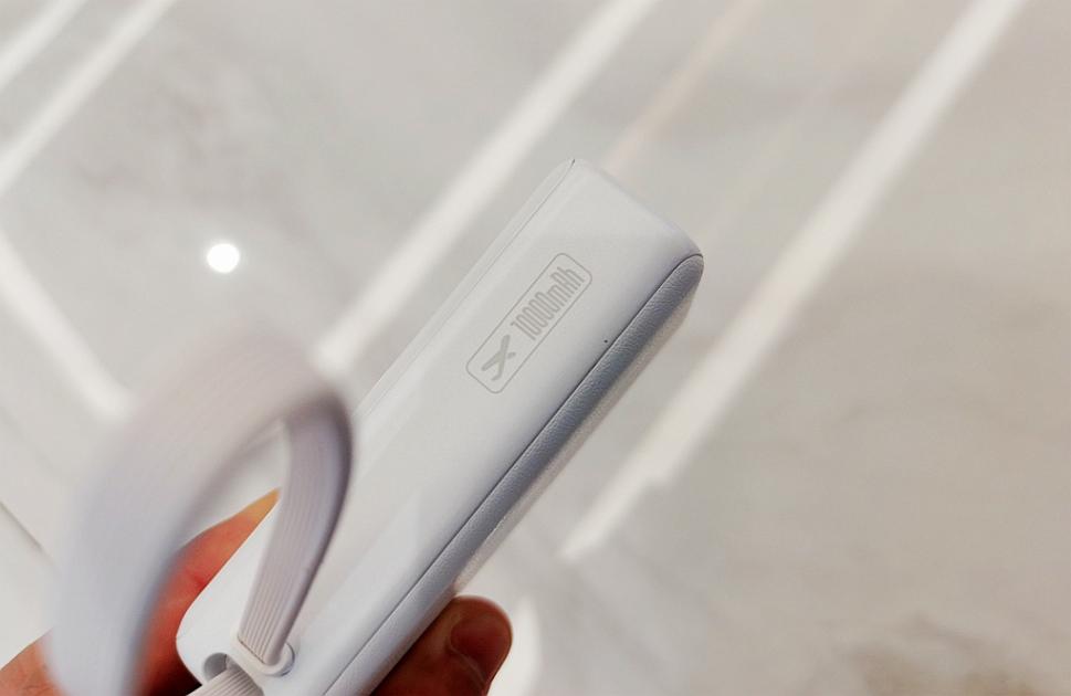 倍思45W數顯快充移動電源評測:出差旅行必備,讓充電不再焦慮!