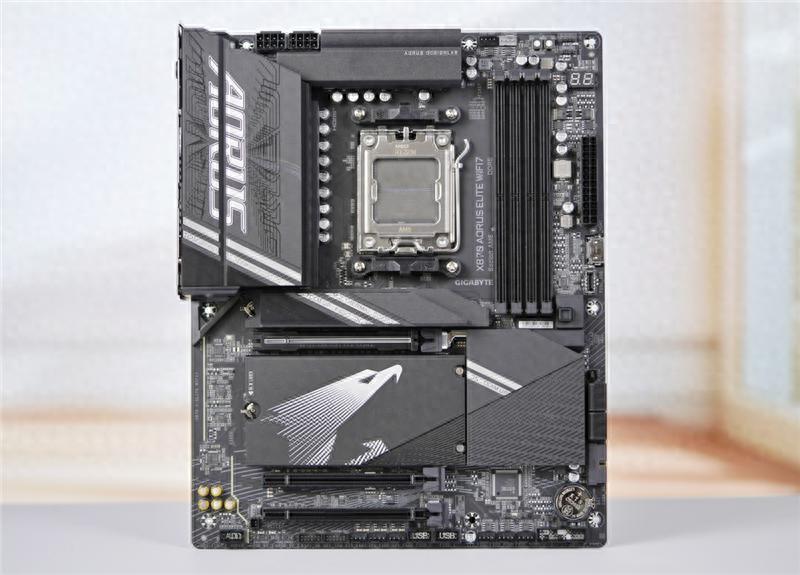 一鍵降低9ns延遲!技嘉小雕X870 AORUS ELITE WIFI7主板評測:僅售2K