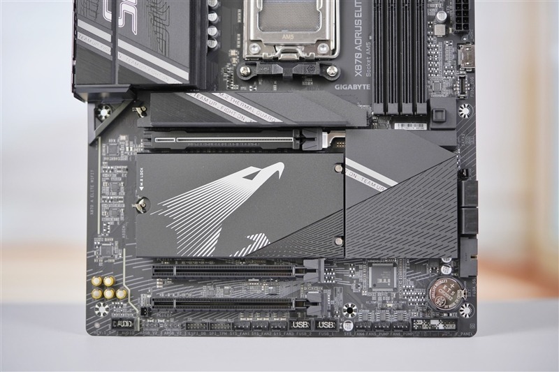 一鍵降低9ns延遲!技嘉小雕X870 AORUS ELITE WIFI7主板評測:僅售2K