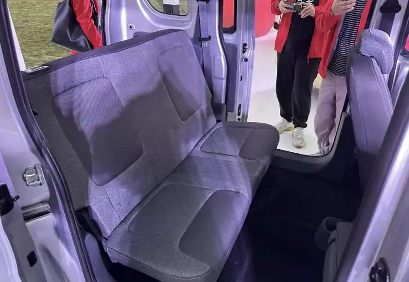 國產“K-Car”即將上市!全新五菱之光EV街頭亮相,您準備好了嗎
