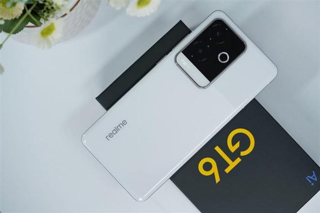 驍龍8 Gen3旗艦賣2099紅米K80咋玩?無雙直屏+5800大電池+光學(xué)主攝