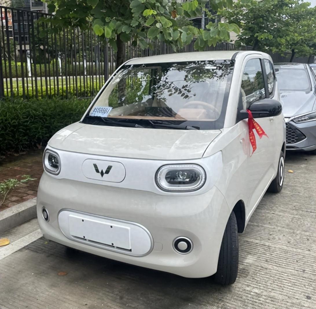 5萬左右買代步車,宏光馬卡龍和熊貓Mini誰更適合城市通勤