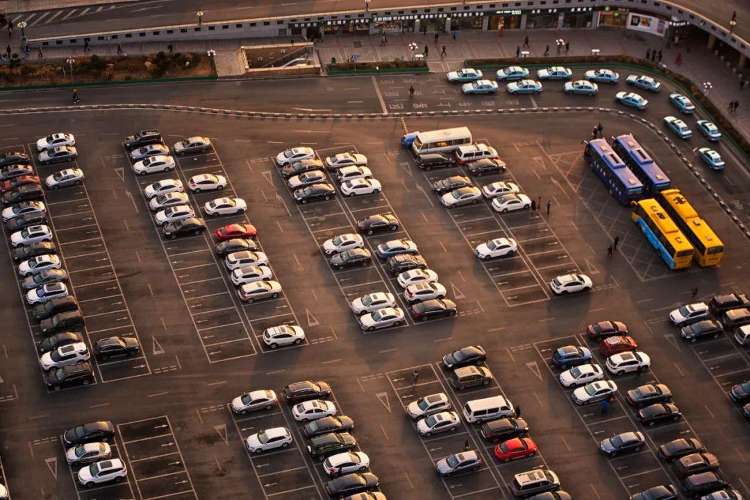 別在誤判2025的車市了,明年準備買車的家庭,來看看這三個建議吧