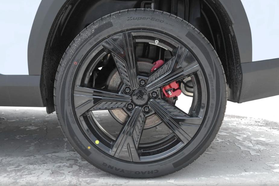 百公里加速7.9秒,軸距2701mm,吉利新博越表現(xiàn)如何?