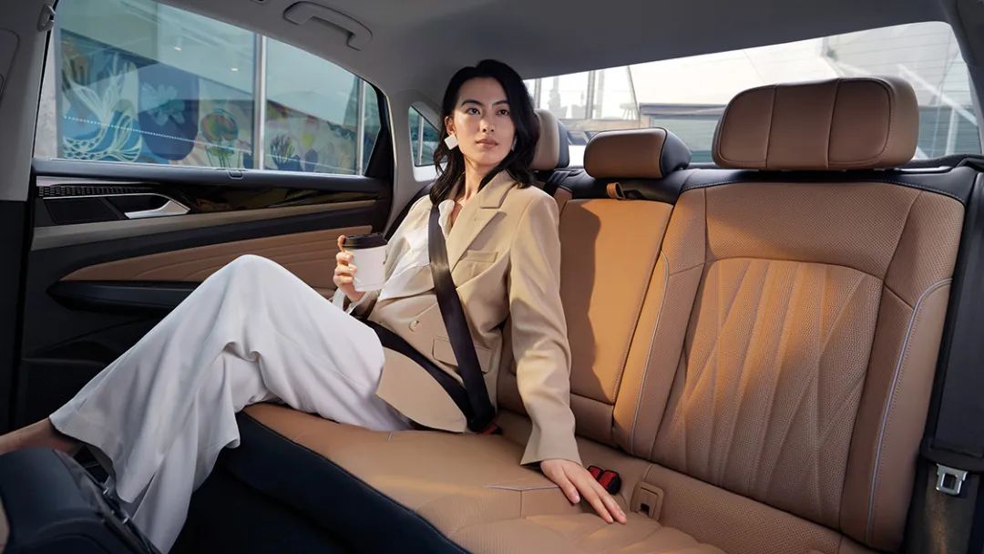 二手的價(jià)格買新車?天籟降至12萬,2.0T帕薩特、君越只要15萬!