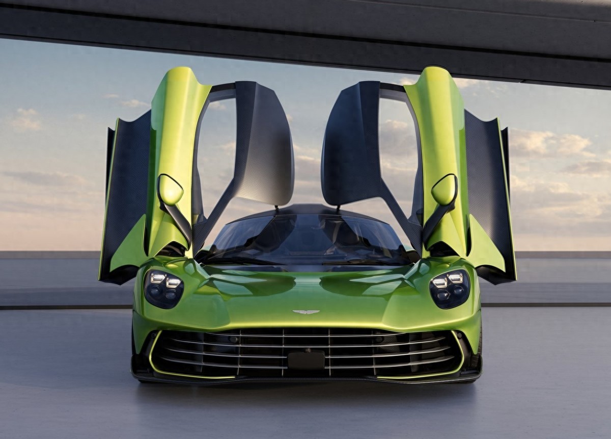 阿斯頓馬丁Valhalla,品牌首款中置插混跑車,定制V8聲浪怎么樣?