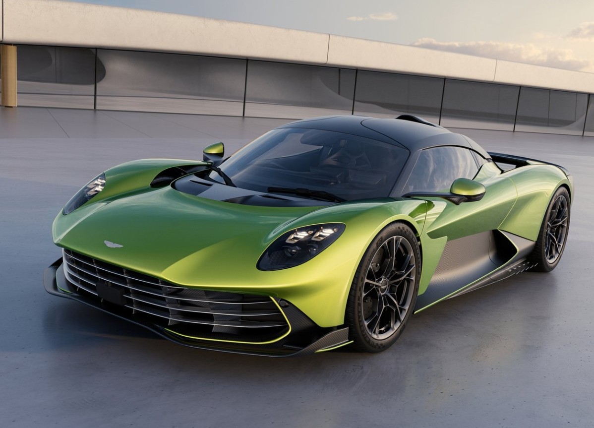 阿斯頓馬丁Valhalla,品牌首款中置插混跑車,定制V8聲浪怎么樣?