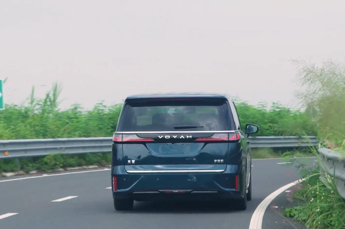 綠牌MPV新選擇,試乘試駕新嵐圖夢想家PHEV,賣得好不是沒道理