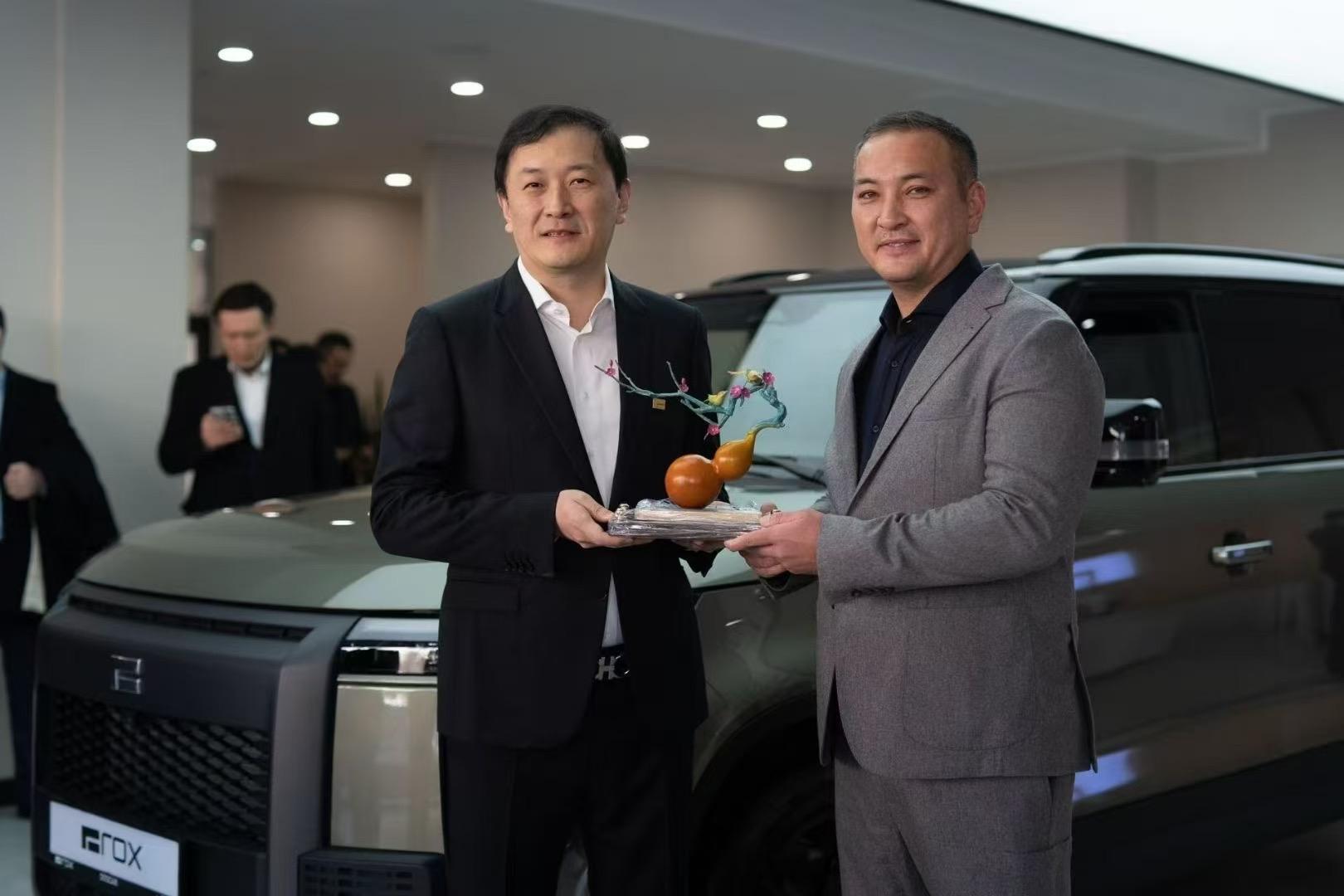 極石汽車哈薩克斯坦、卡塔爾雙店齊開