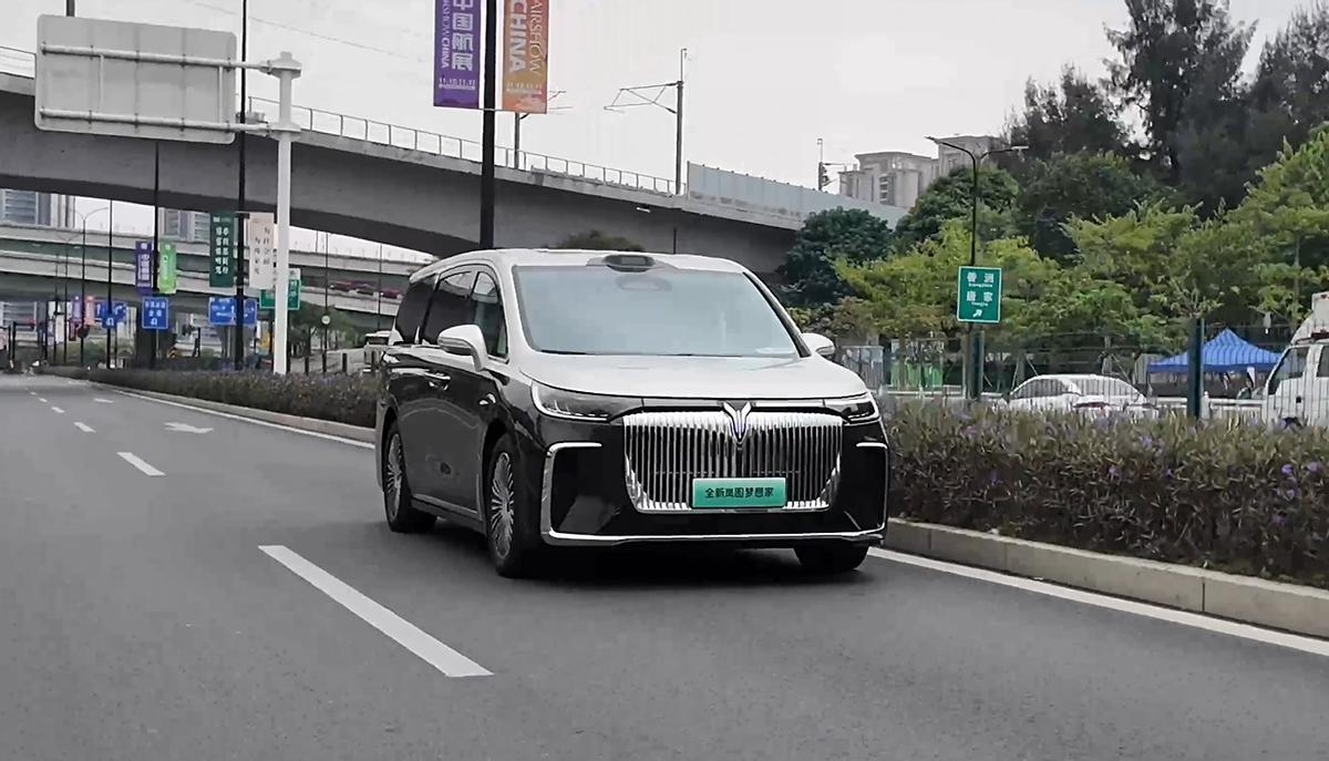 這或許是智駕能力最突出的MPV,試駕新款嵐圖夢想家PHEV,可以入