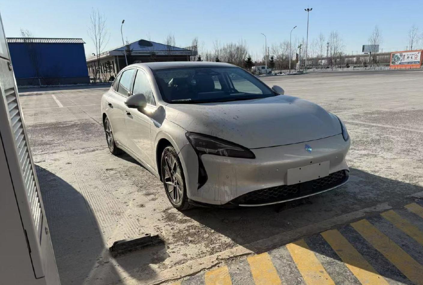 寶駿享境實(shí)車曝光,大過比亞迪漢+靈眸智駕,插混、純電雙動(dòng)力