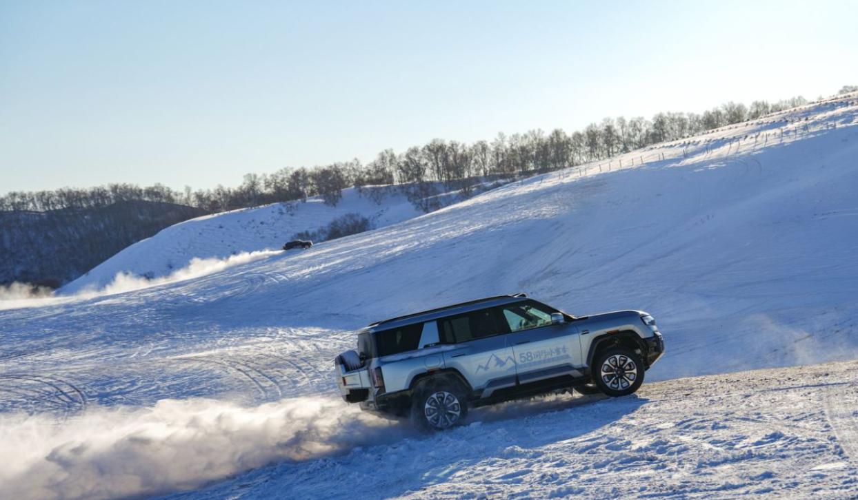 -20℃冰雪地暴力模式,全球首次百豹冰雪穿越,方程豹輕松駕馭