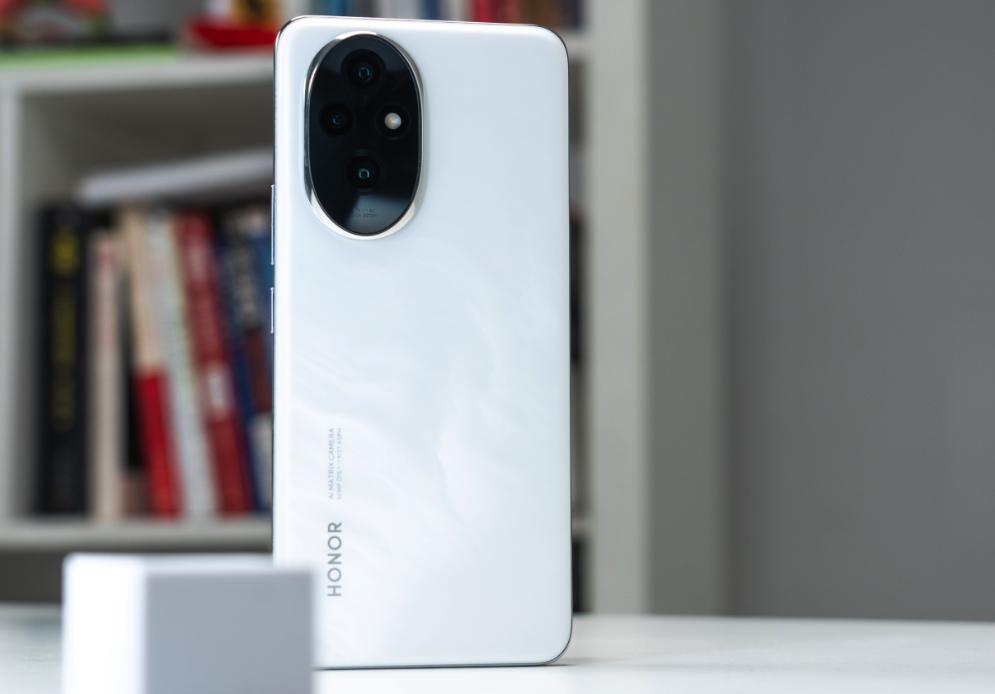 從2699元跌到1658元,5200mAh+100W+三主攝,榮耀影像旗艦更親民